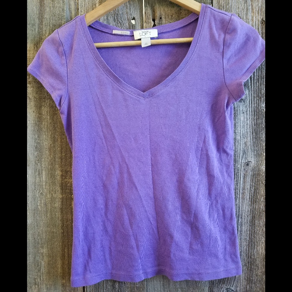 Ann Taylor Loft Purple XS V-Neck Short Sleeve Shir